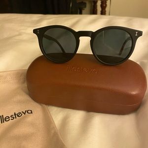 Illesteva Sterling Black Sunglasses